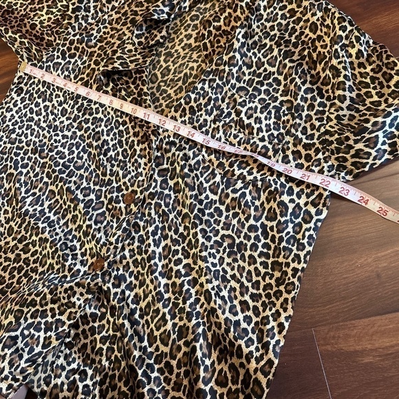 VICTORIA'S SECRET Animal Print Leopard Sleepwear Pajama Top size Medium - Picture 5 of 7